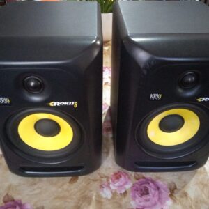 Par de Monitores KRK Rockit 6